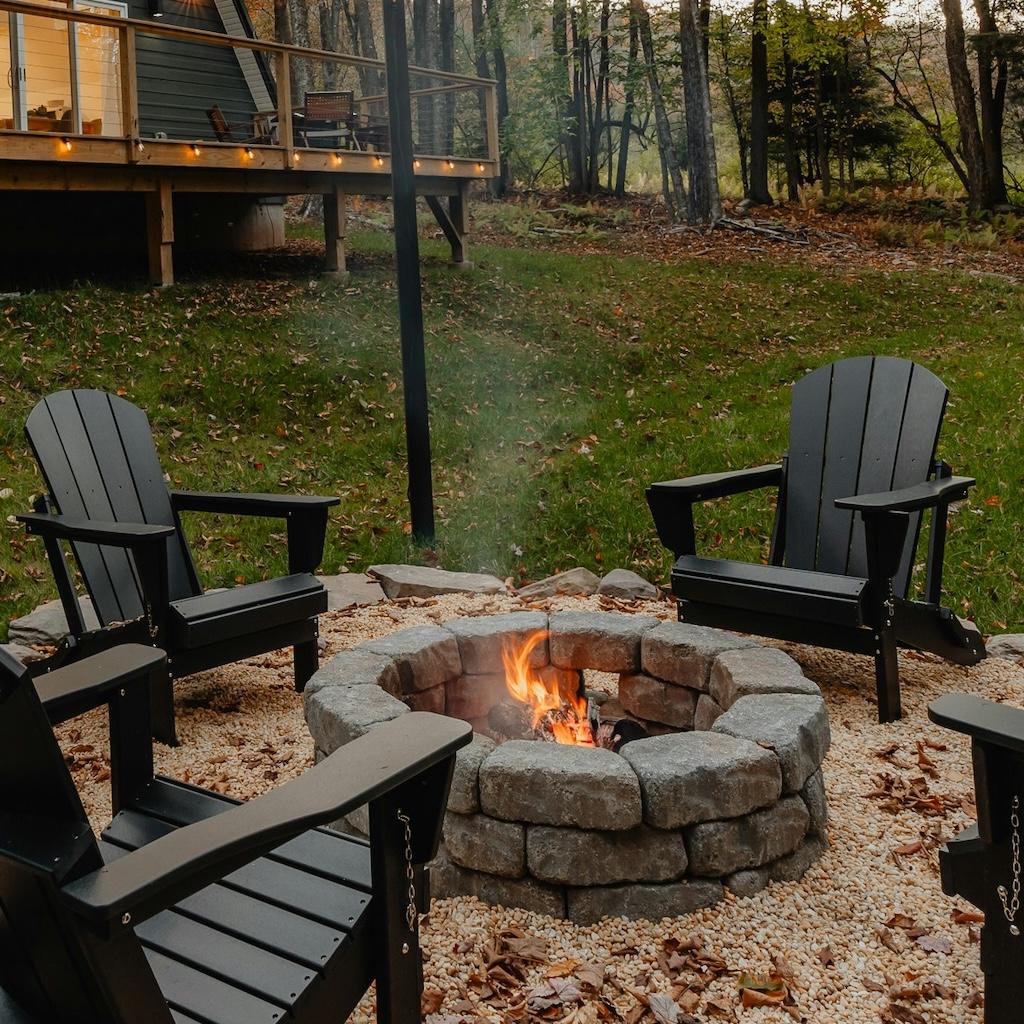 Outdoor fire pit